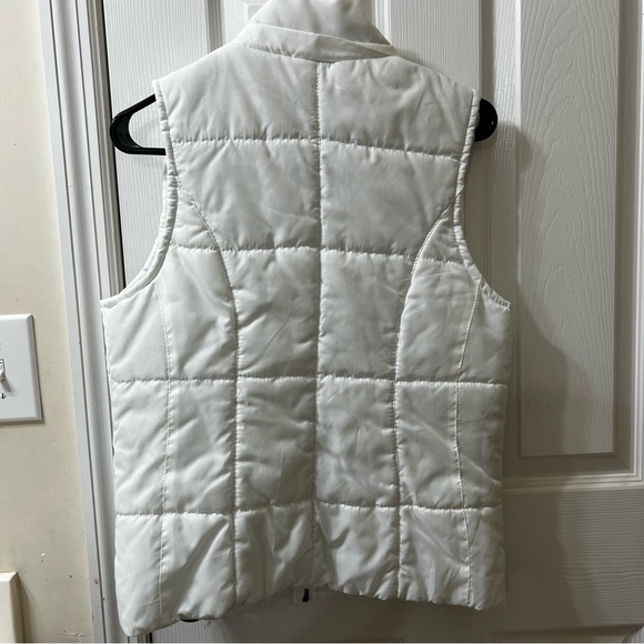 4/$20 BONGO White Quilted Vest - Picture 3 of 6